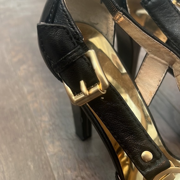 Michael Kors Chic Heels - Picture 3 of 9
